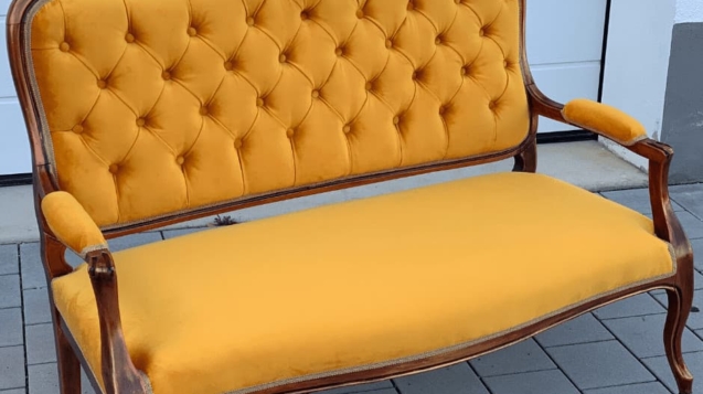 Gelbe 2-Sitz Sofa Klassische Art