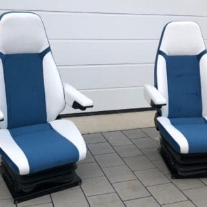 Wohnwagen Sitze in blau und weiß