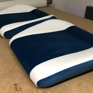 Wohnwagen Polsterung in blau und weiß