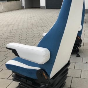 Wohnwagen Polsterung in blau und weiß