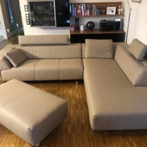 Ledersofa in beige Farbe